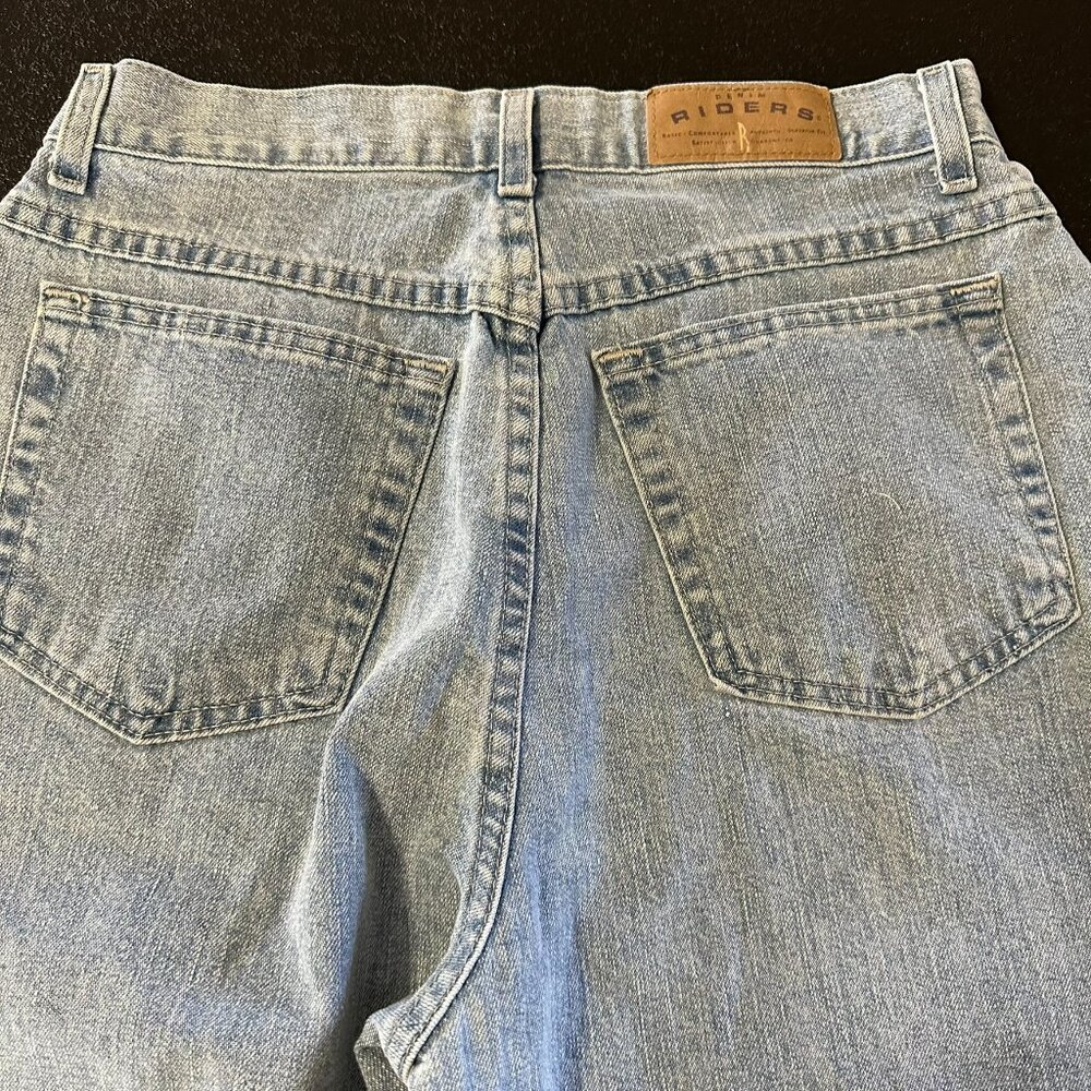 Lee Riders Capri Jean Size 10 Med Fits more like Size 8 Light Blue Wash Denim - Picture 13 of 13
